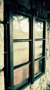 window-372287_1920